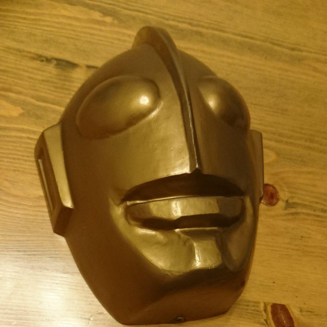 ウルトラマン壁掛け貯金箱