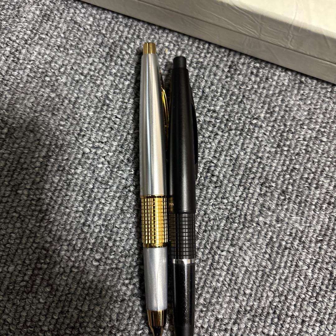 ゴールドケリーと韓国限定日本未発売オールブラック箱付き旧ロゴ限定色