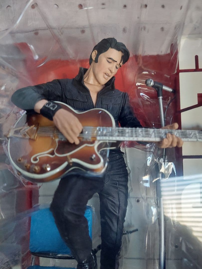 マクファーレントイズ　エルビス・プレスリー　フィギュア