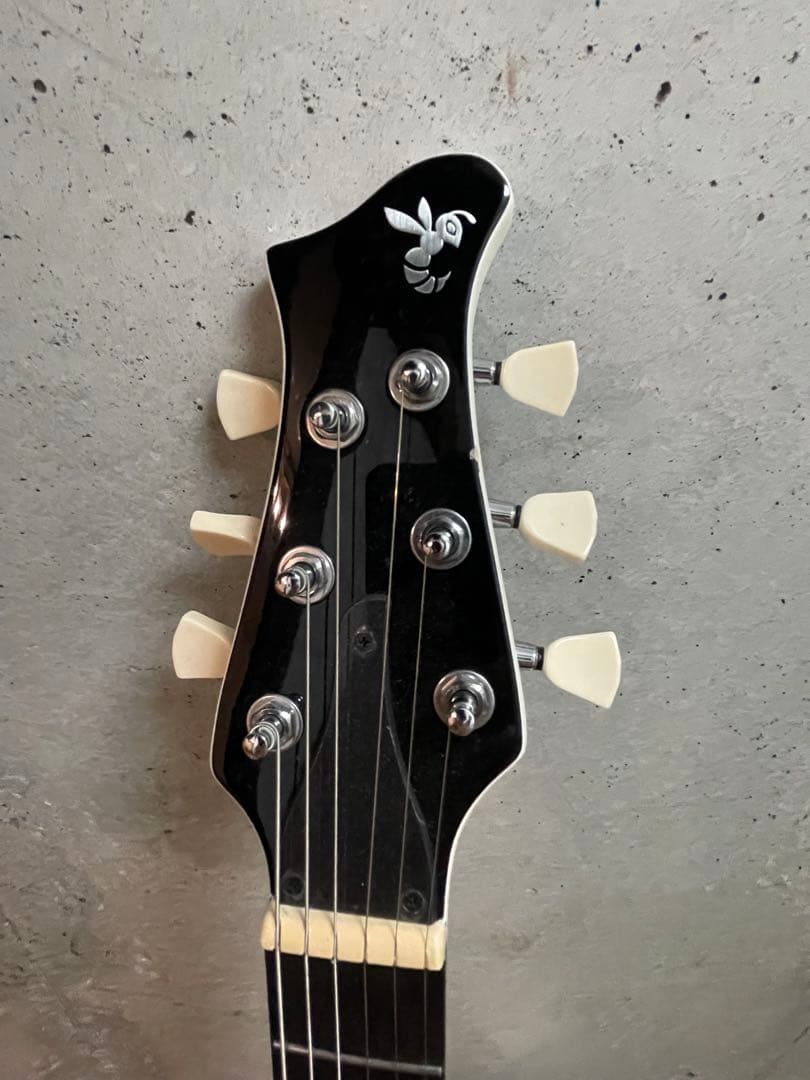 ホワイトレスポールタイプエレキギター