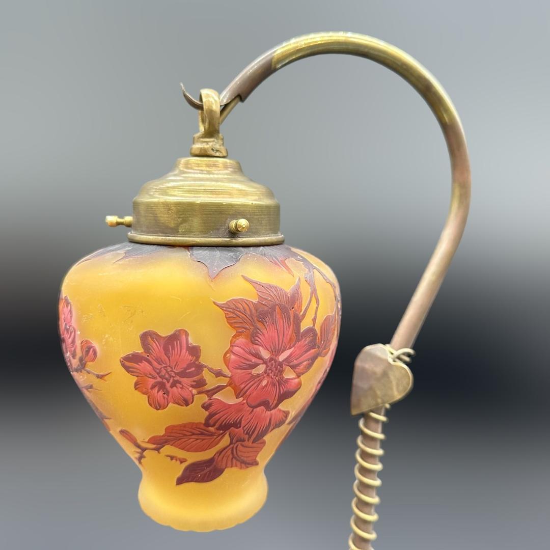 エミールガレ　一灯吊りランプ 　林檎紋　カメオ彫り　被せガラス　高さ39ｃｍ