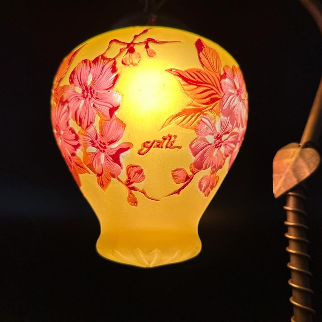 エミールガレ　一灯吊りランプ 　林檎紋　カメオ彫り　被せガラス　高さ39ｃｍ