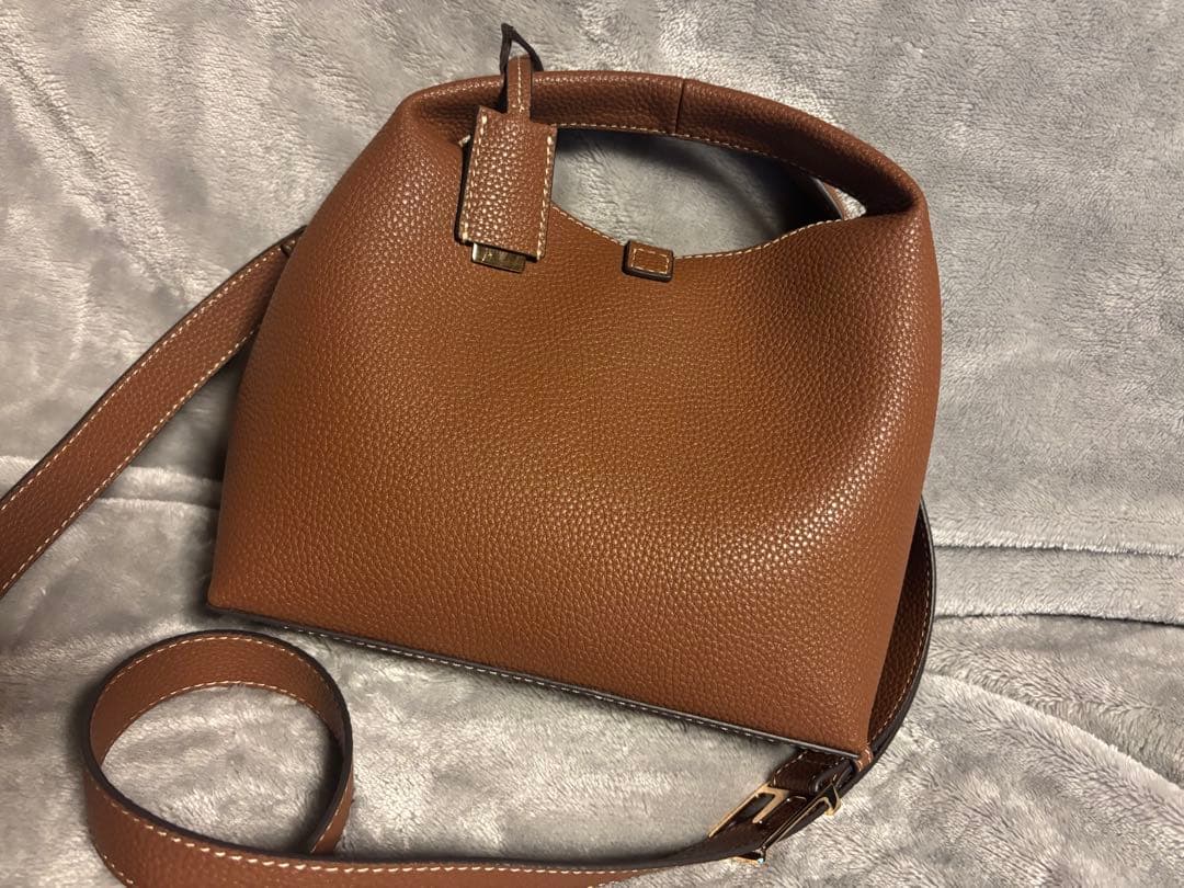 美品 CHARLES & KEITH チャンス バケットバッグ チョコレート 茶