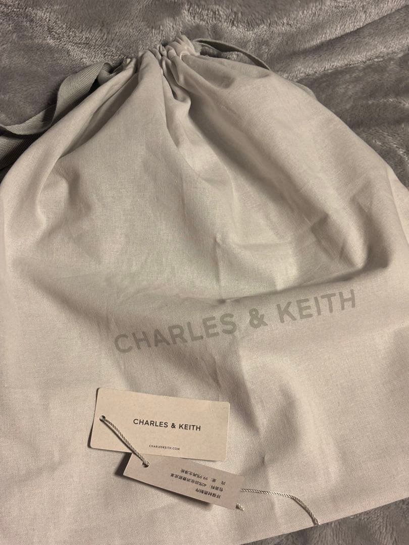 美品 CHARLES & KEITH チャンス バケットバッグ チョコレート 茶