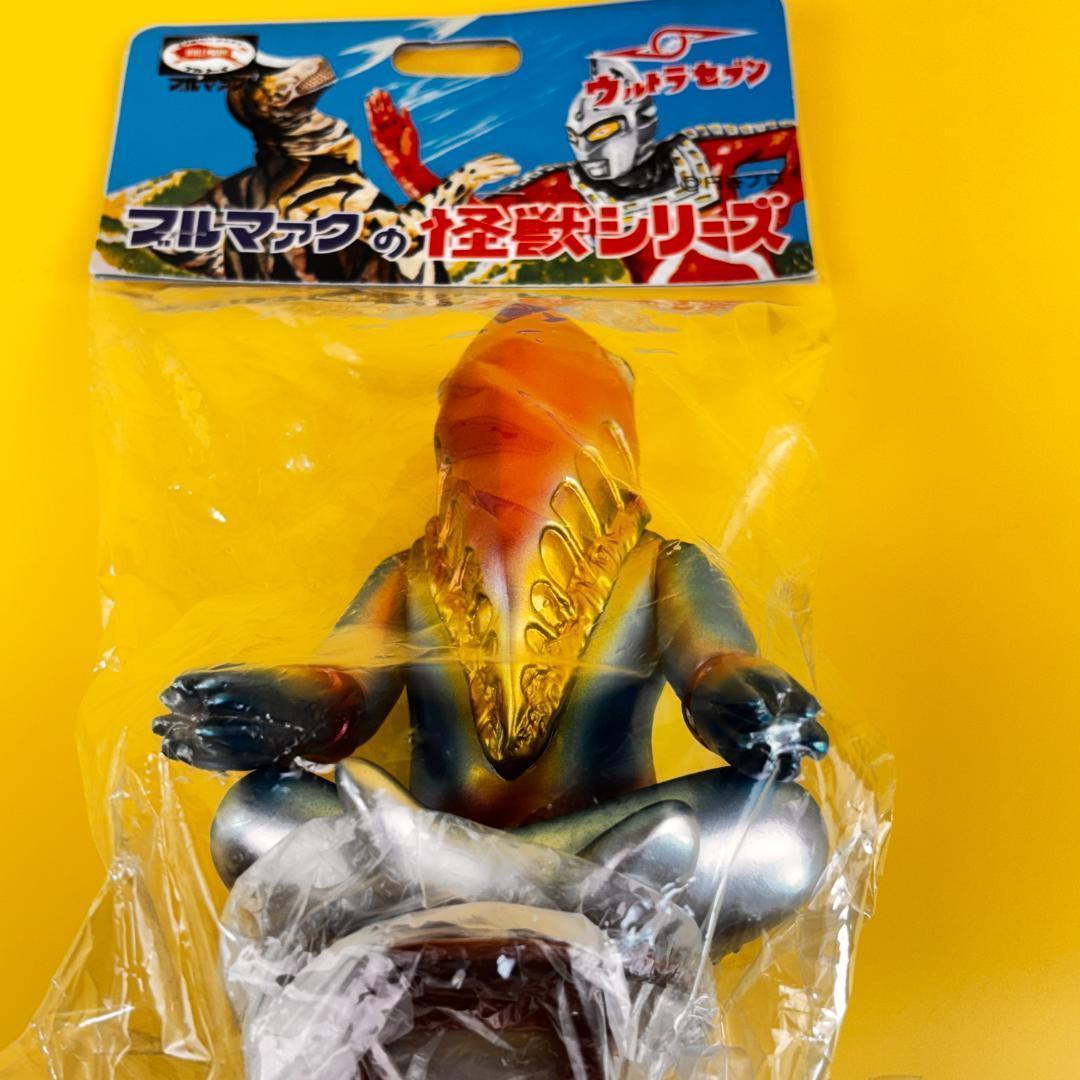 ブルマァク　メトロン星人　ちゃぶ台付き　怪獣シリーズ　メタリック