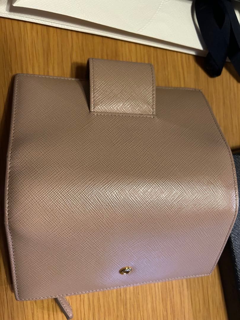 最終値下げ　PRADA 財布　二つ折り　美品