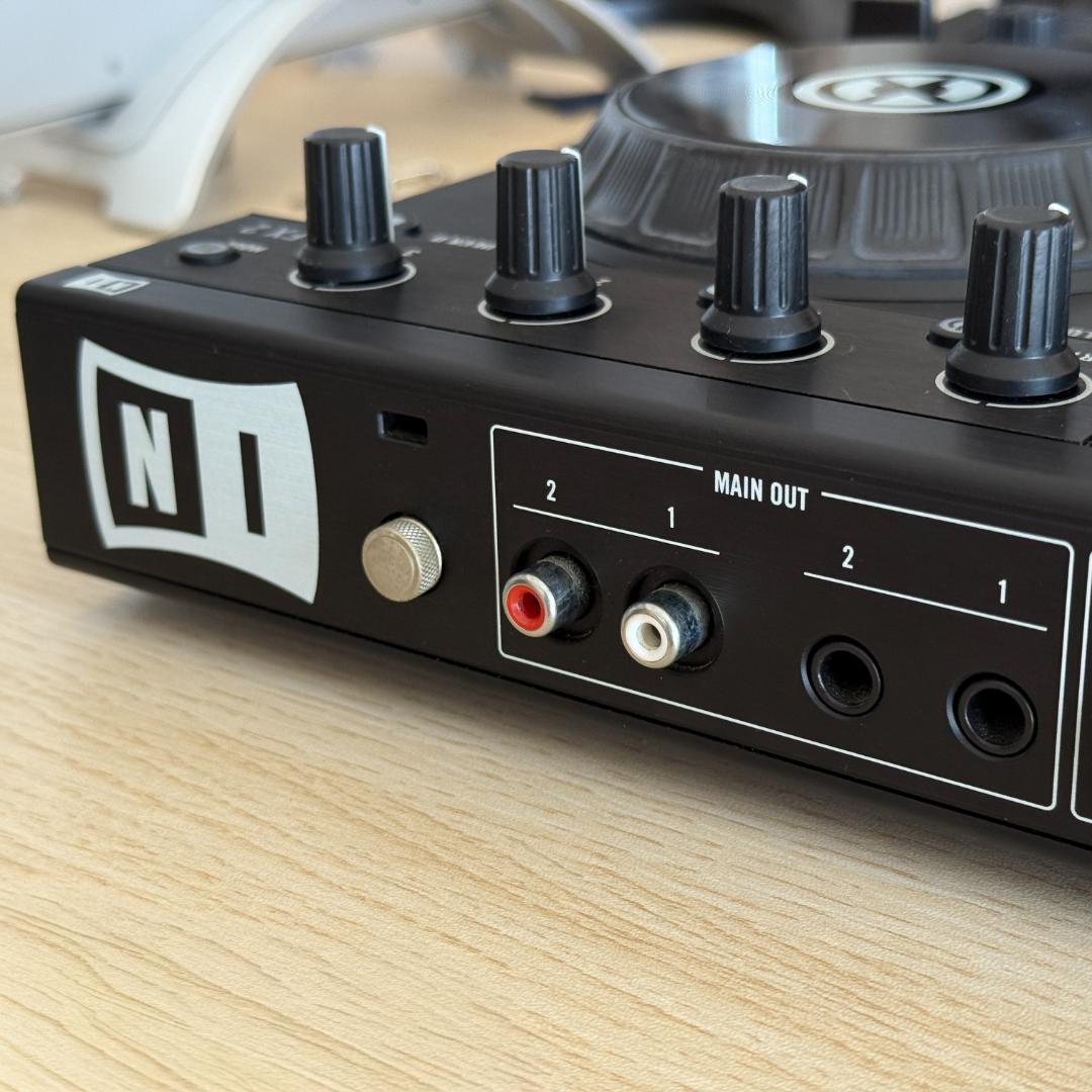 DJ機材 Native Instruments Traktor Kontrol S4 DJ