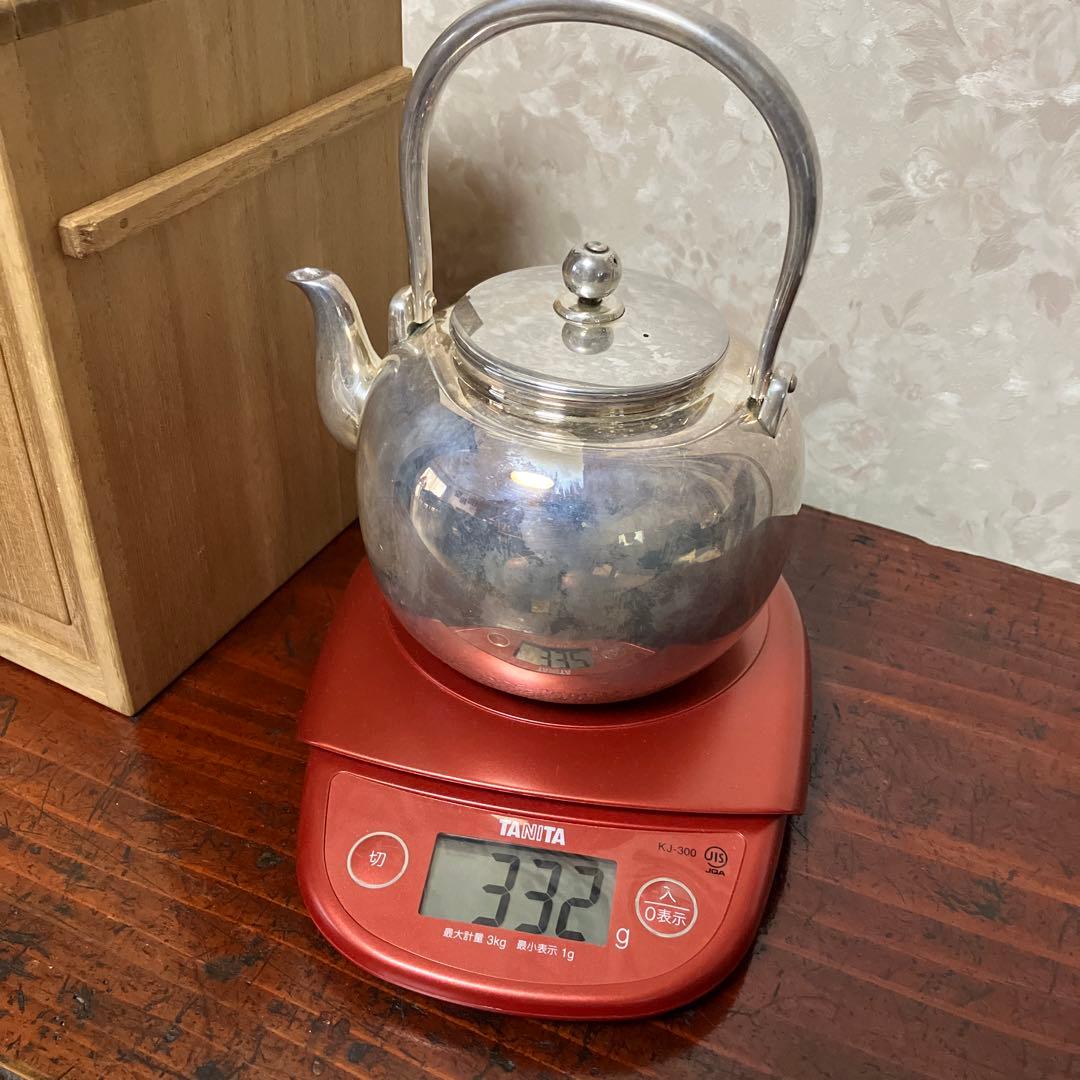 茶道具銀瓶「純銀製　望月形湯沸　京都　岡野利光造」