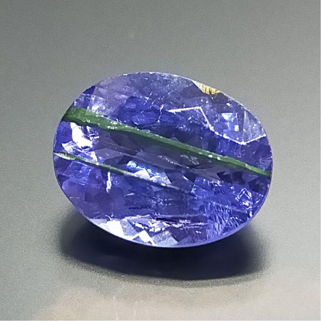 【タンザニア/メレラニ鉱山】チューブインクルージョン入りタンザナイトのルース