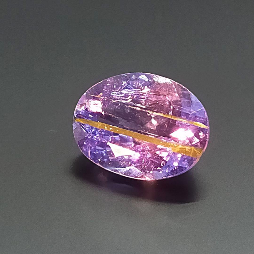 【タンザニア/メレラニ鉱山】チューブインクルージョン入りタンザナイトのルース