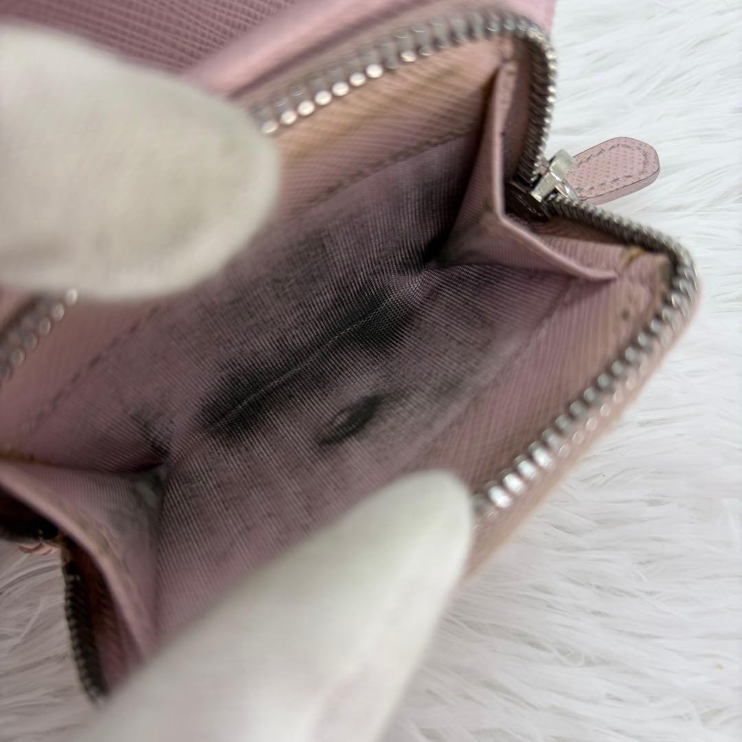 美品✨プラダ 三つ折り財布 サフィアーノ 三角ロゴ レザー　ピンク