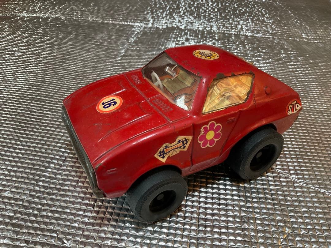 DAIYA／スカイライン・ケンメリ2000GT。ブリキカー【紙シール付き】。