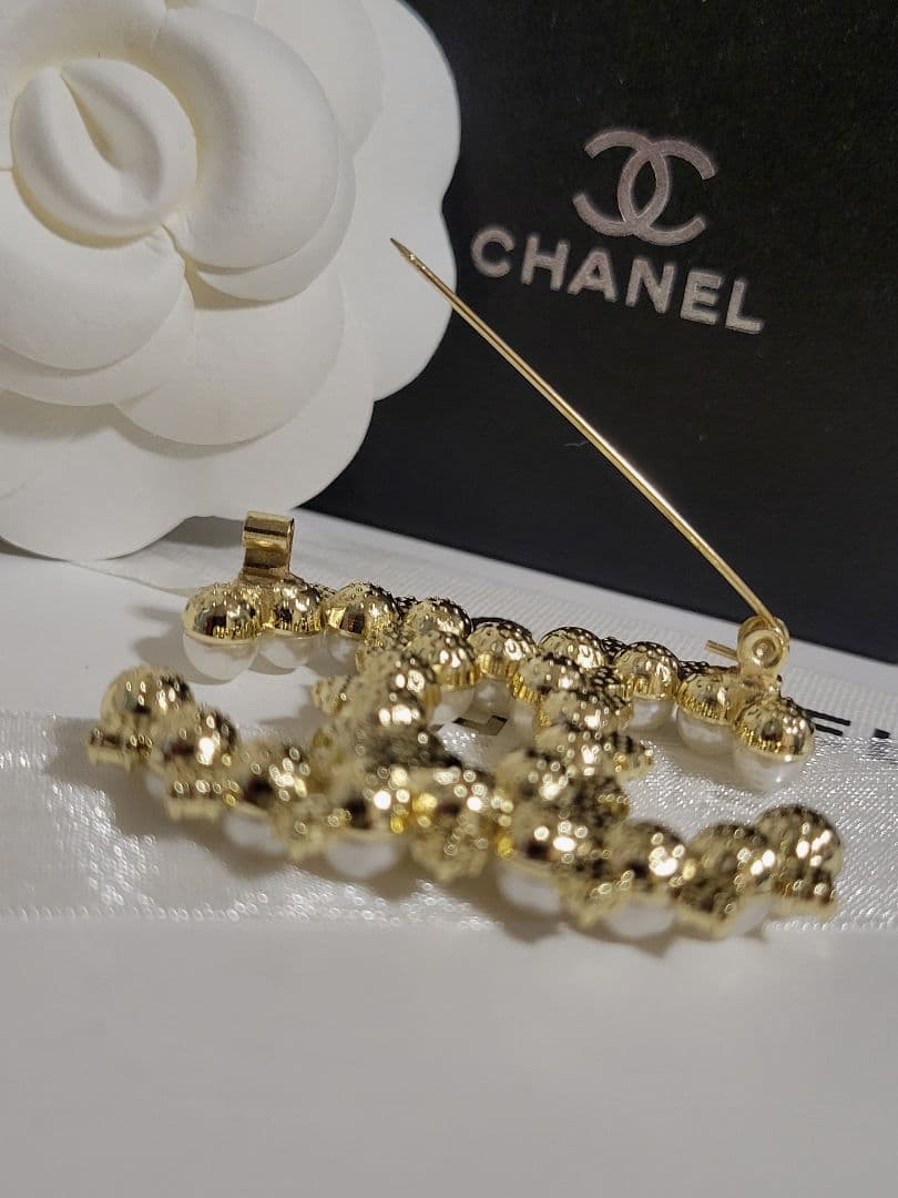 シャネル　ブローチ　パール　ゴールド
