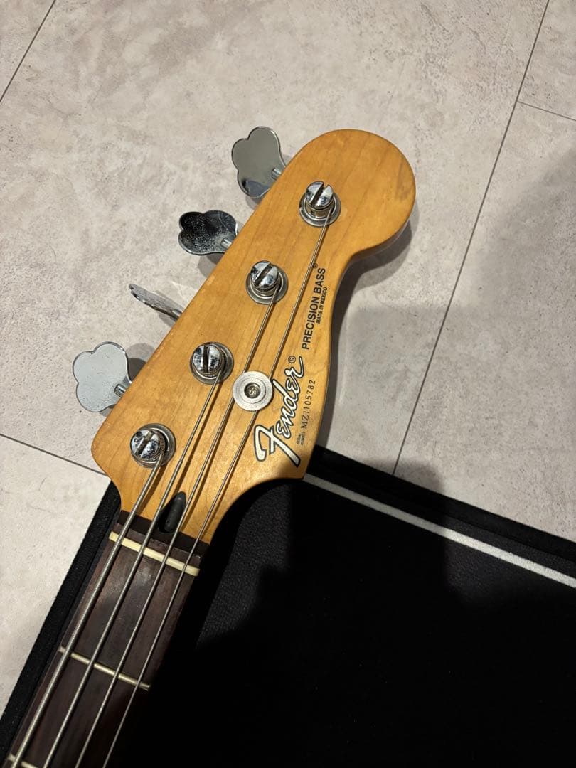 Fender Precision Bass マルチレイヤー　ハードレリック