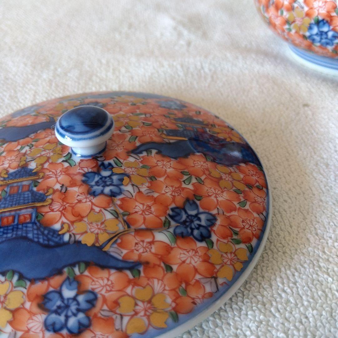 館林源右衛門作　染錦楼閣紋様蓋付湯呑