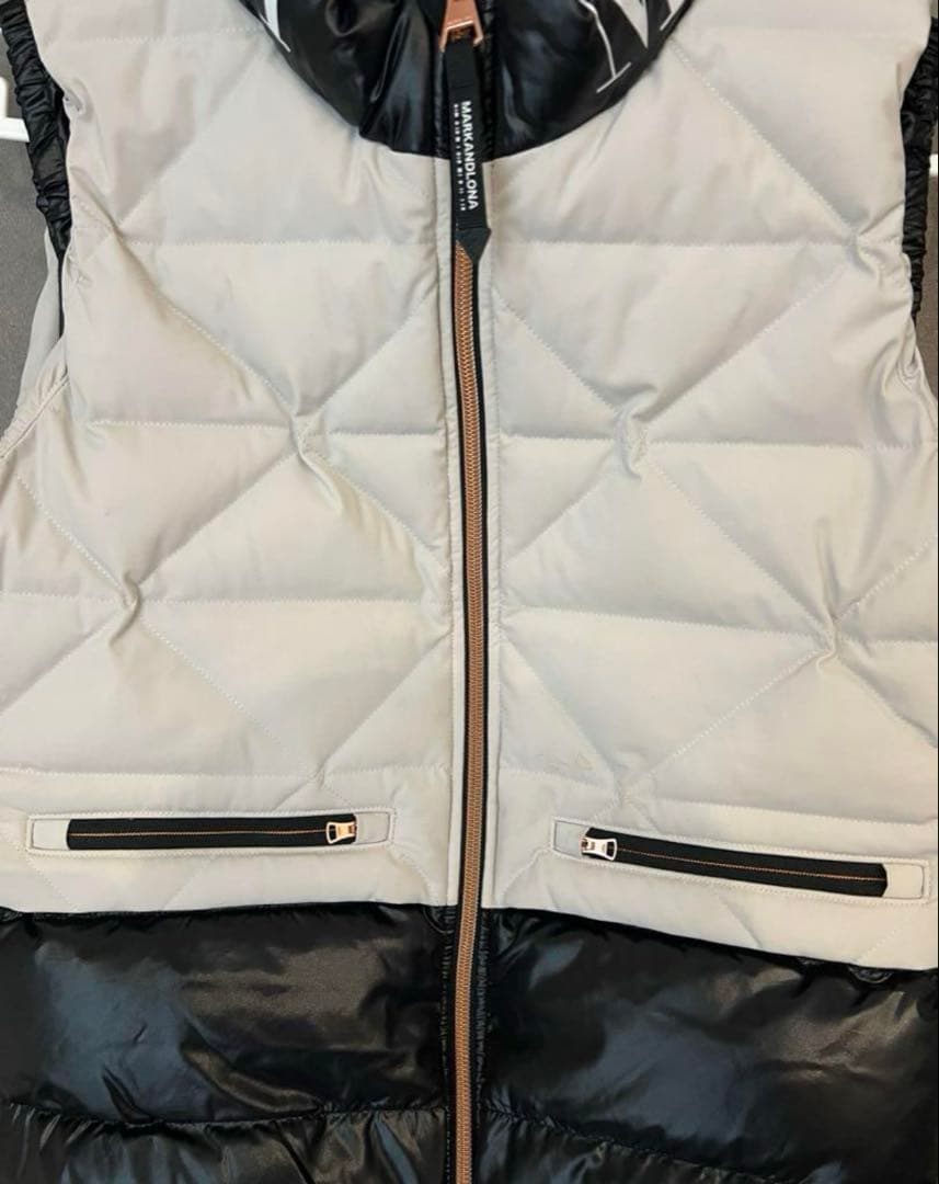 マークアンドロナ　MARKANDLONA レディース ダウンベスト グレージュ