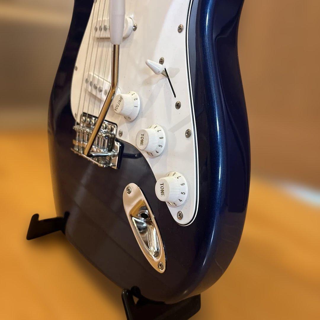 Legend ストラトキャスタータイプ（SSS） アーム付 新品弦張替済