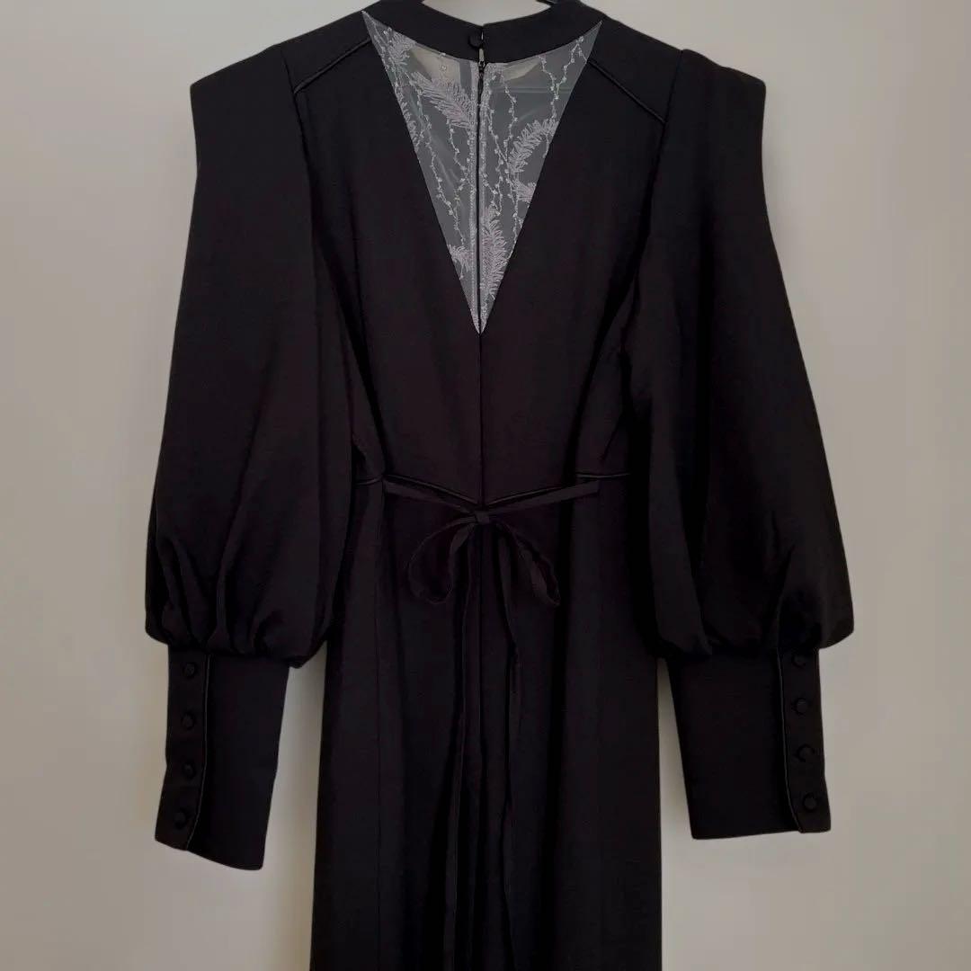 美品　niana ニアナ　スリーブスリット刺繍レースフレアドレス　M ブラック