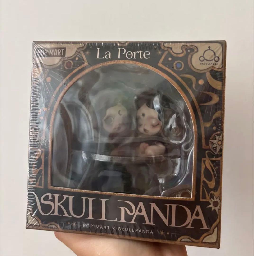 POPMART SKULLPANDA La Porte フランス限定フィギュア