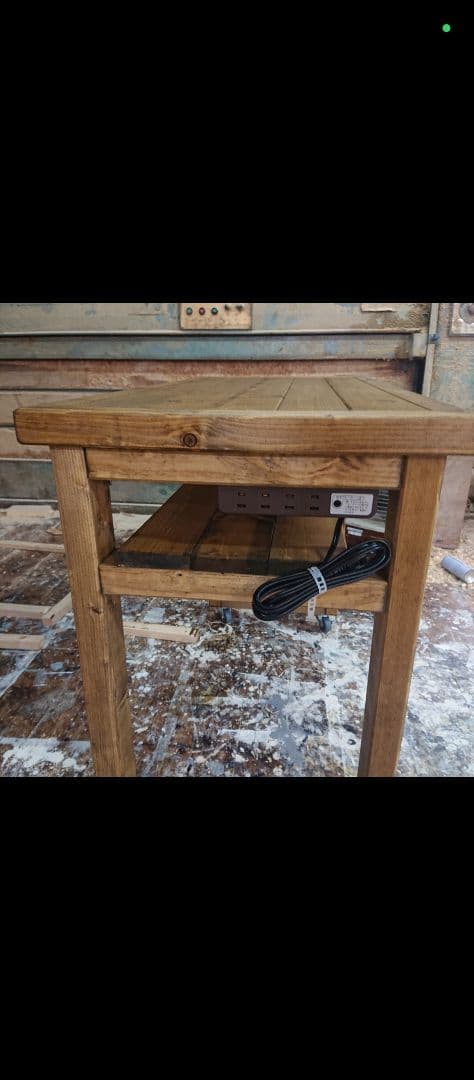 iru　ネイルテーブル