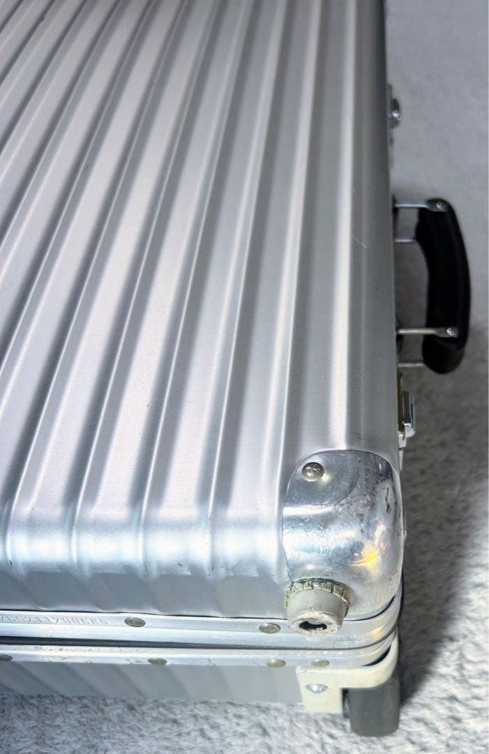 【希少廃盤モデル】2輪リモア35Lクラシックフライトアルミニウム製キャリーケース