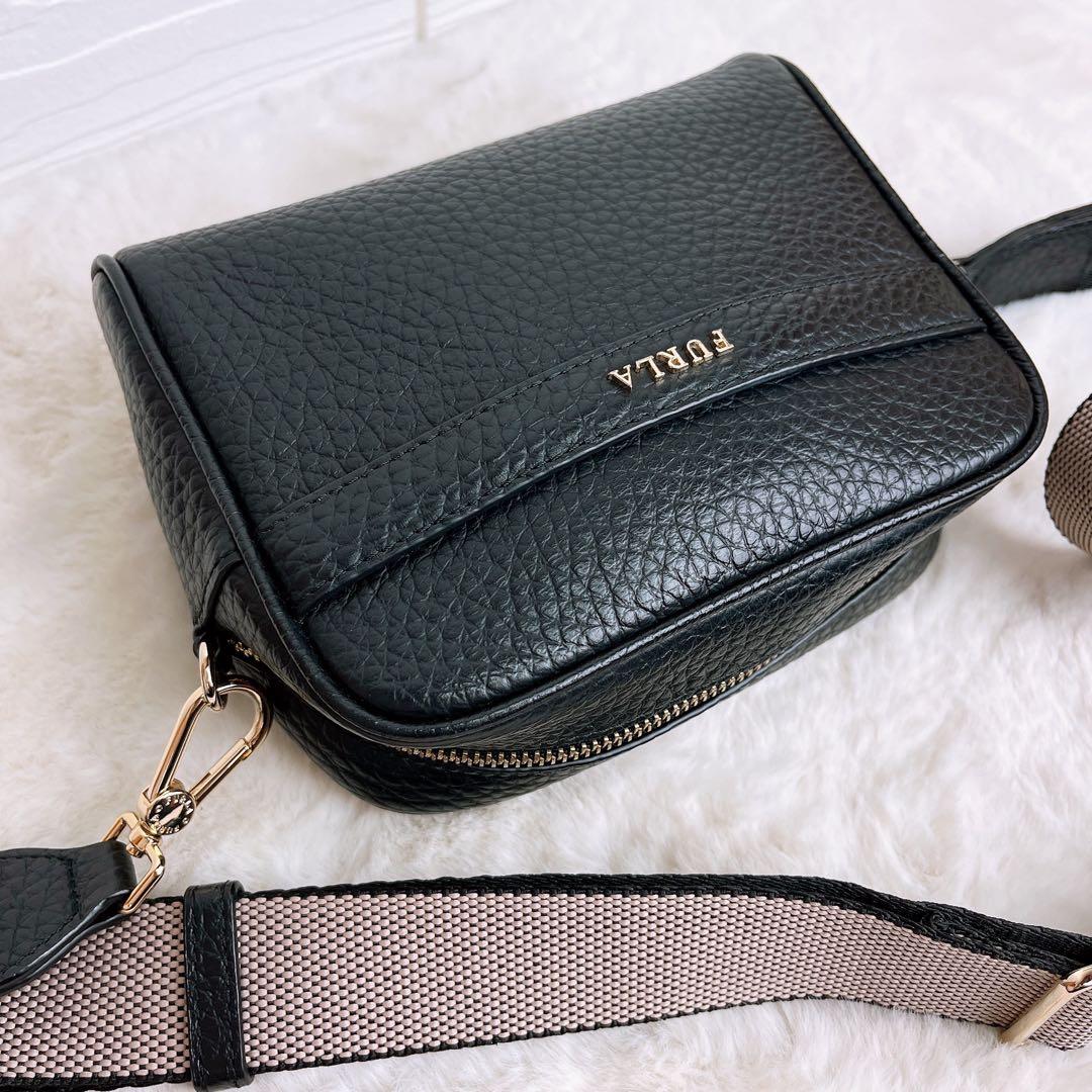 極美品☆FURLAフルラ ショルダーカメラバッグ ポーチ シボ革 ブラック