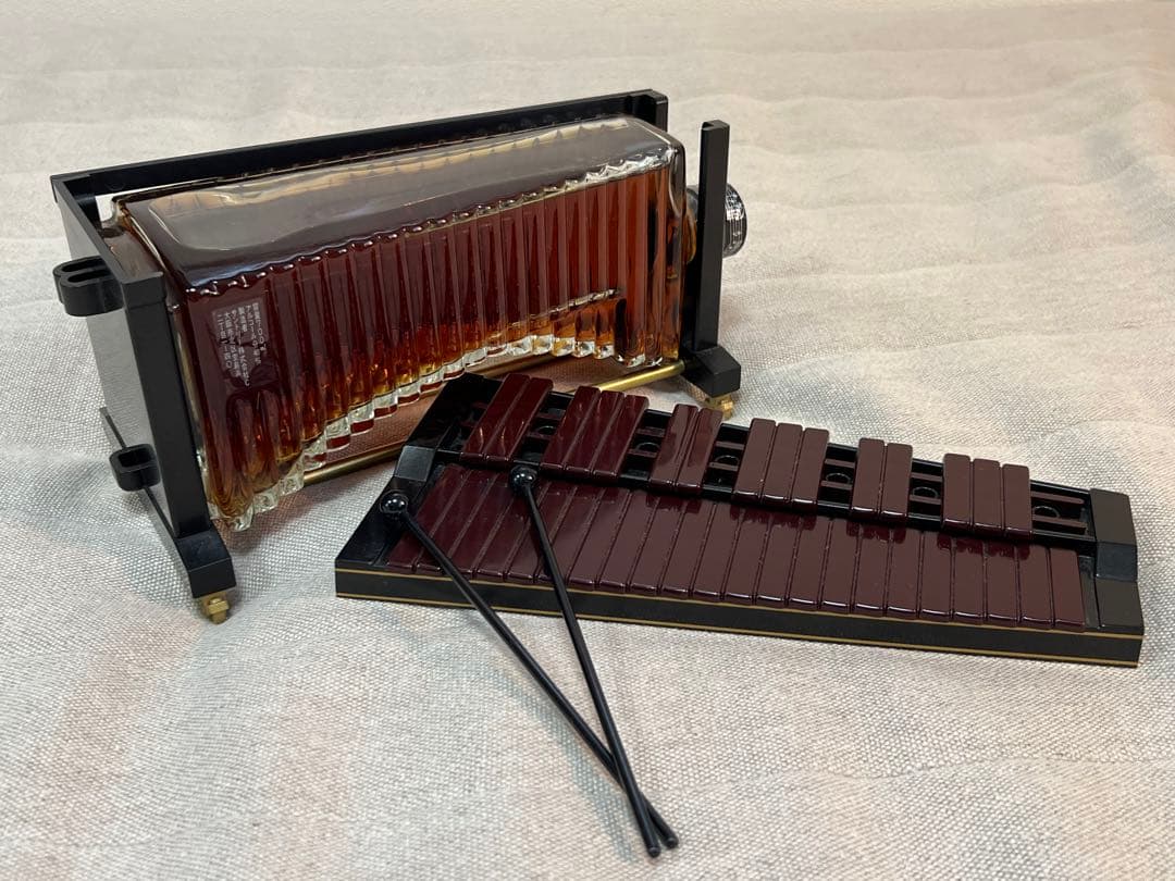 サントリーブランデー エクストラ　マリンバ型ボトル 楽器