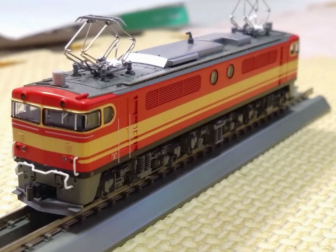 Nゲージ 電気機関車 赤/黄色