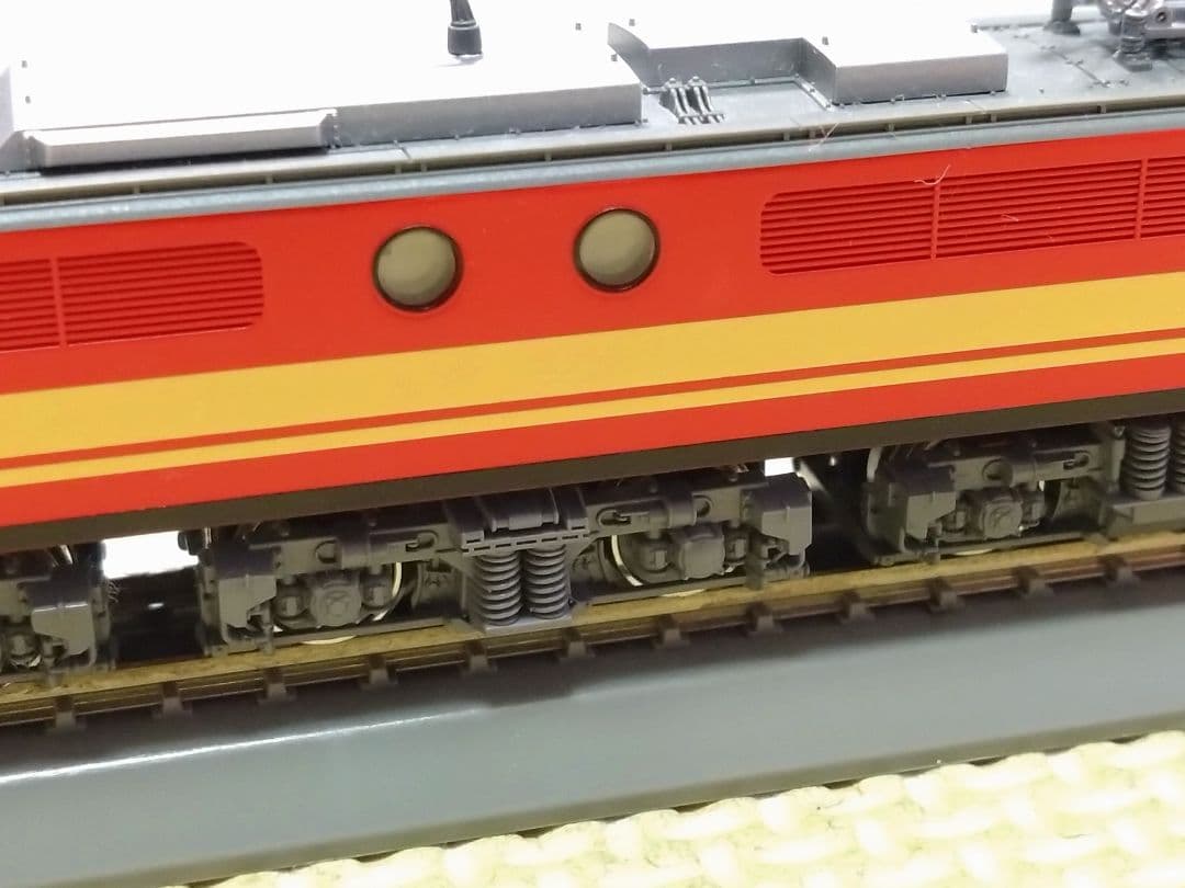 Nゲージ 電気機関車 赤/黄色