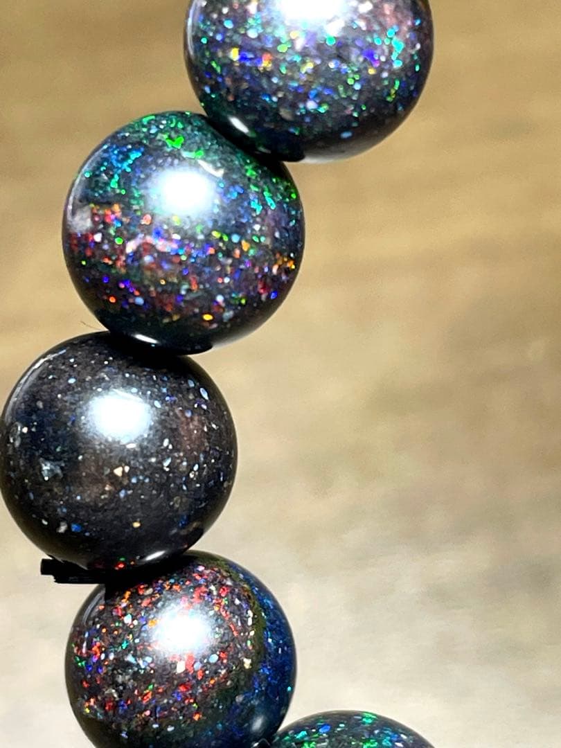 【新入荷】超高品質　ブラックマトリックスオパールブレス9.3㎜（新品未使用）虹色