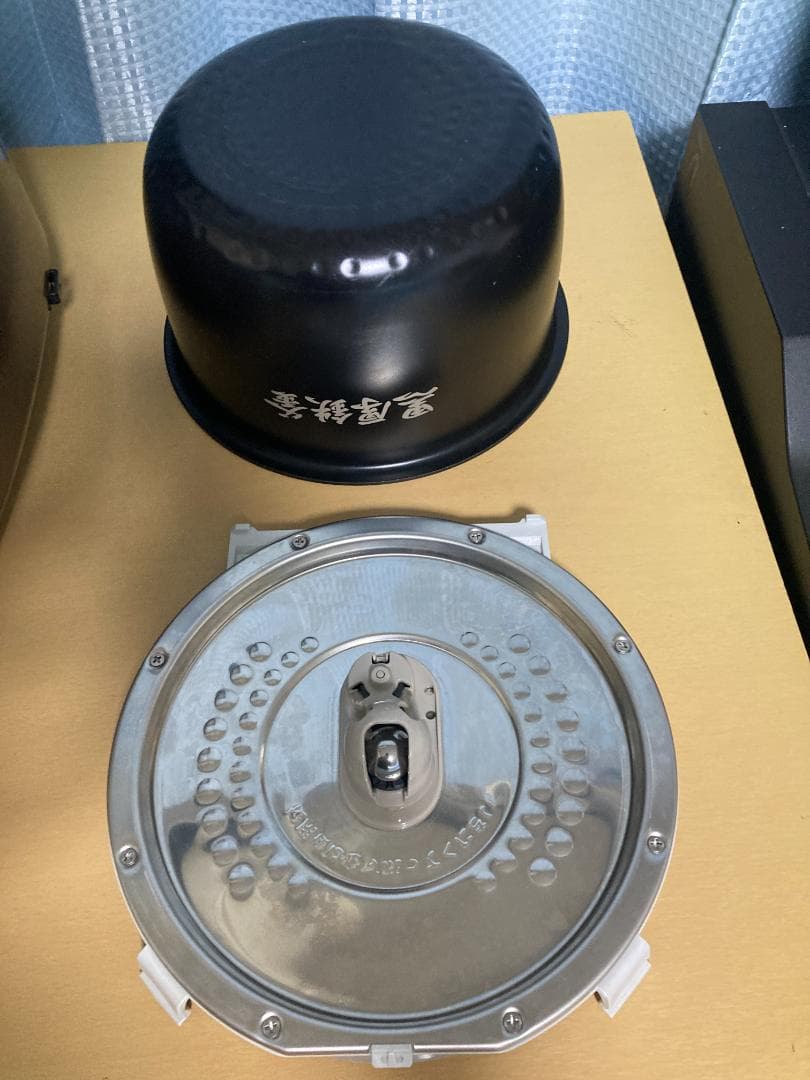 ★美品★　2022年製　HITACHI 圧力IH炊飯器 RZ-EF10E9MT