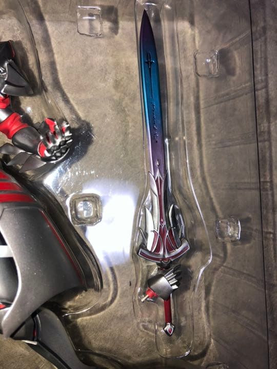 赤のセイバー モードレッド フィギュア fate
