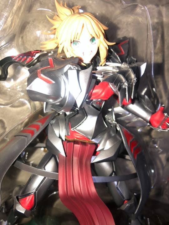 赤のセイバー モードレッド フィギュア fate
