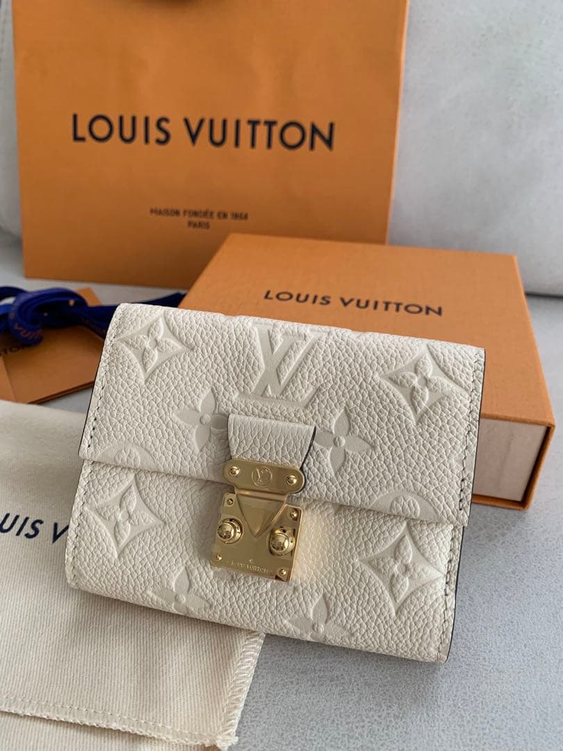 新品未使用ルイヴィトン アンプラント メティス コンパクト クレーム　一粒万倍日