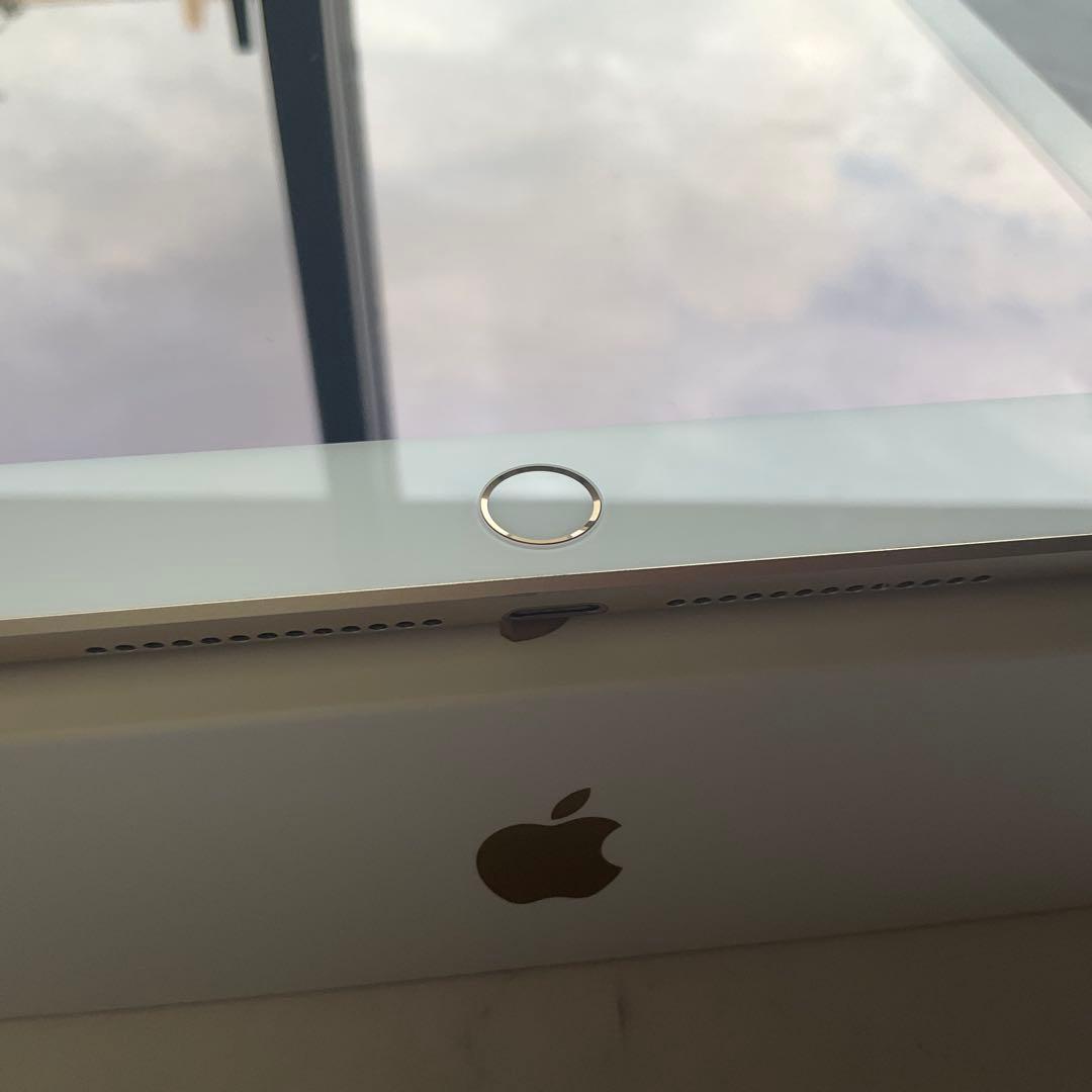 【美品】Apple iPad 第5世代 Wi-Fi 128GB