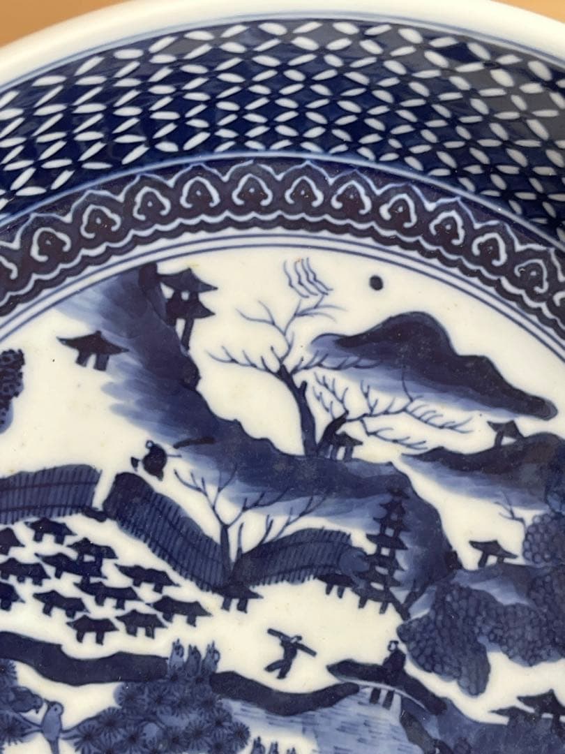 青白い風景画の深皿 陶器