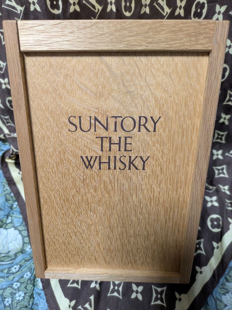 サントリーTHE　WISKY　未開栓 陶器ボトル 750ml