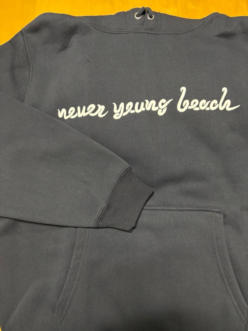 【新品未使用】never young beachフーディー スウェット ネバヤン