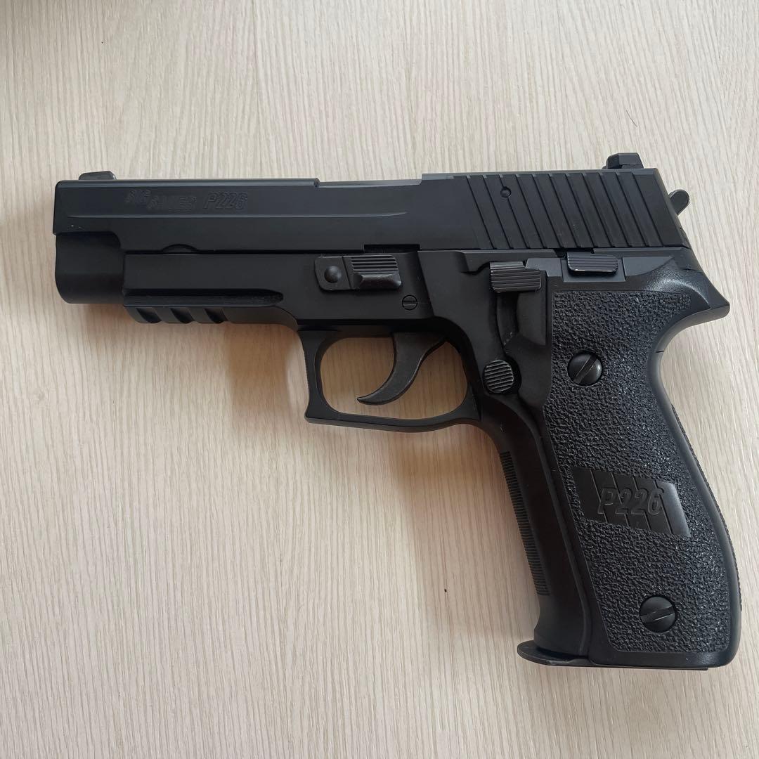 東京マルイ SIG SAUER P226 RAIL エアガン