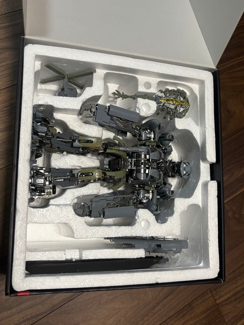 トランスフォーマー　WEIJANG M05 ブラックアウト　SS08 非正規