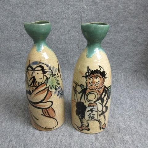 信楽焼大津絵藤娘と鬼の寒念仏図徳利一対 [B28015