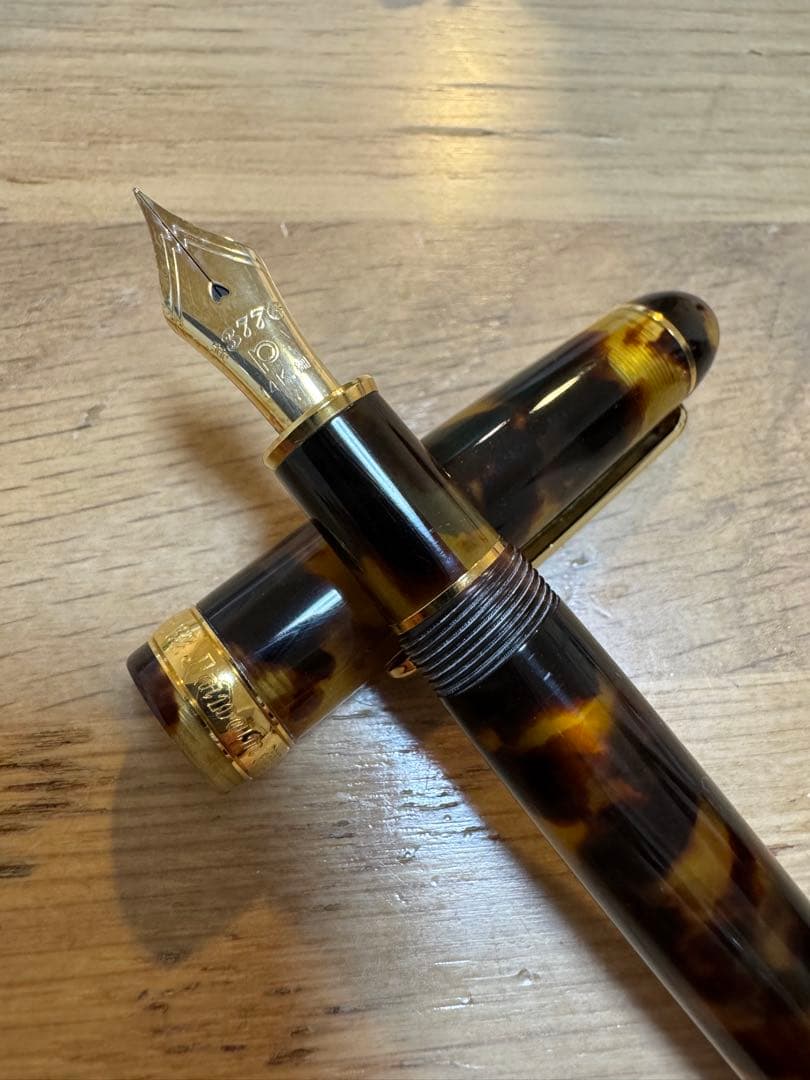 未使用 PLATINUM 万年筆 3776 セルロイド 鼈甲 ペン先14K 細字