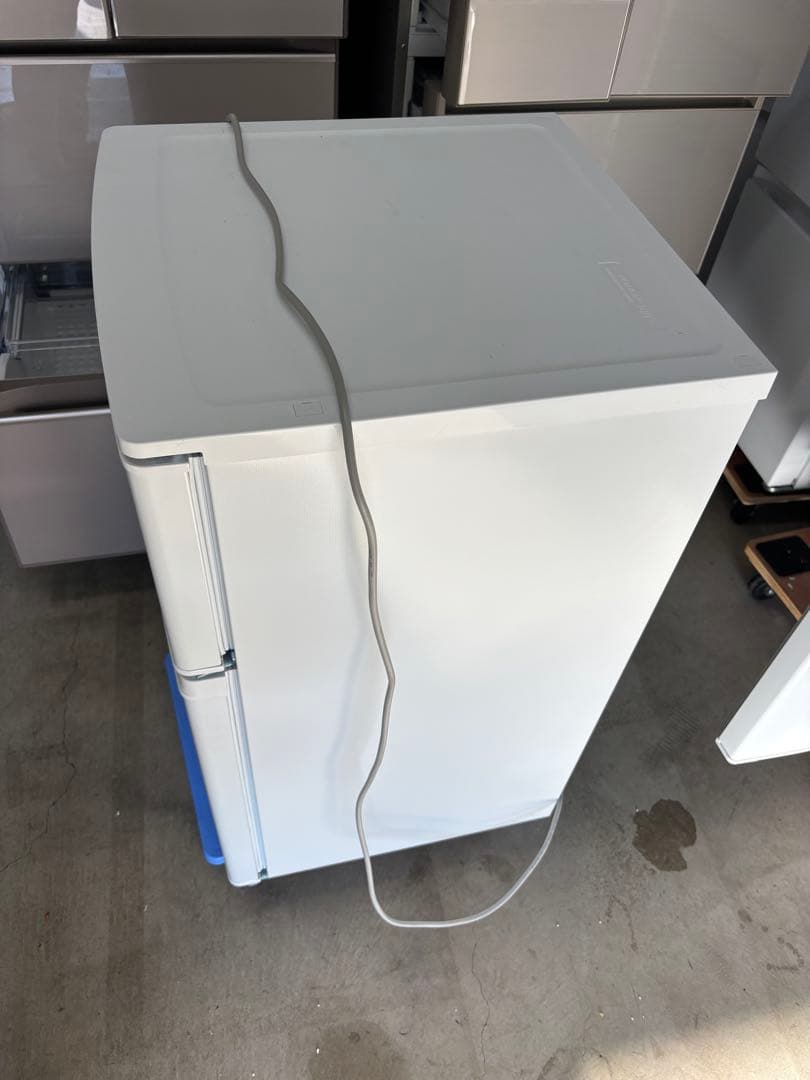 美品 ヤマダ 2ドア冷蔵庫 REFAGE YRZ-C09MW 2025年製