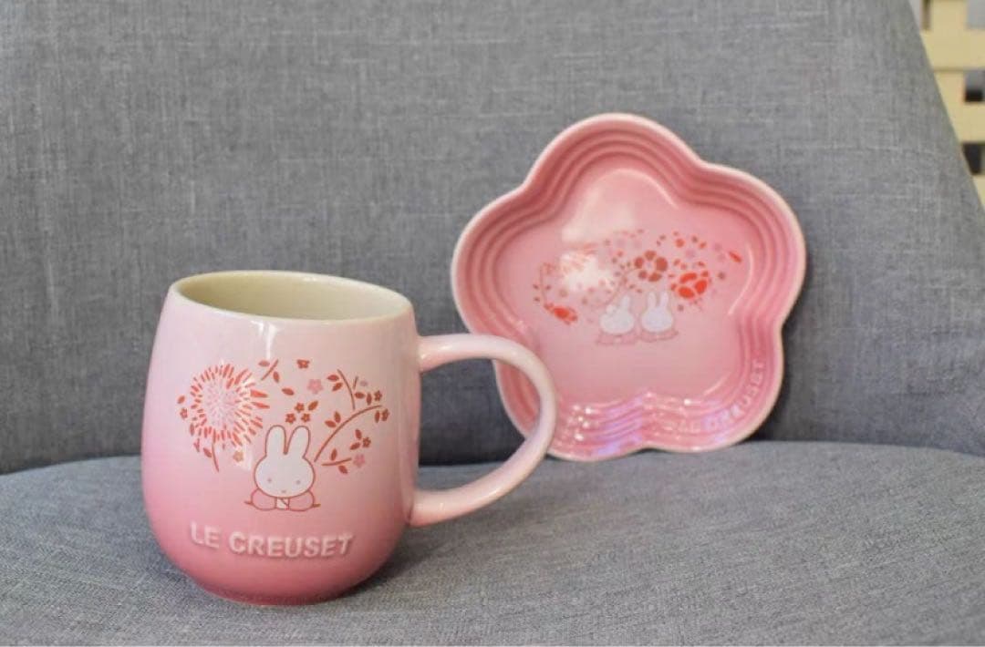 新品ル・クルーゼ ミッフィー マグカップと花型プレートセット