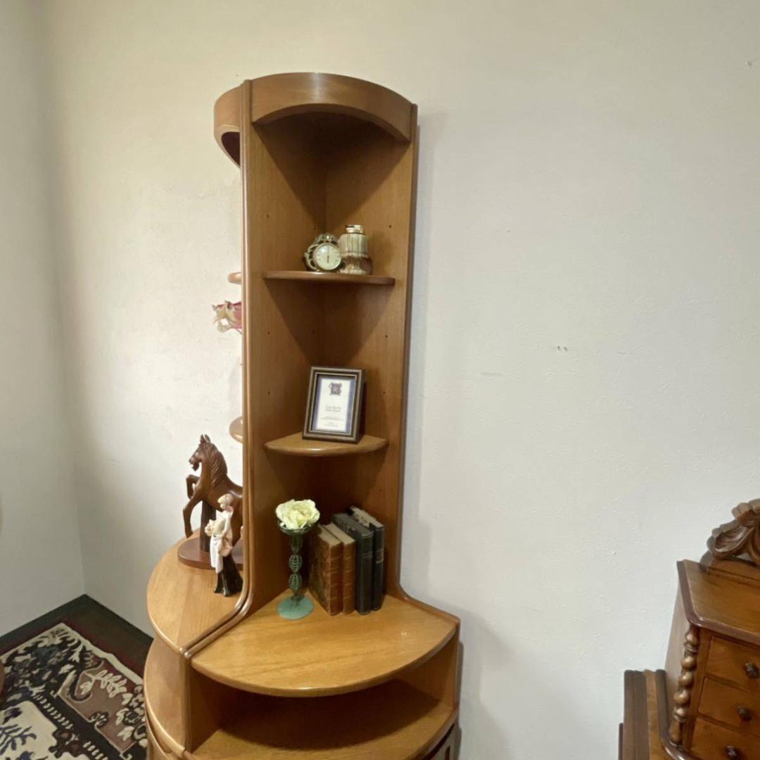 r1008 イギリスビンテージ ユニークな形が個性的なコーナーキャビネット 1点