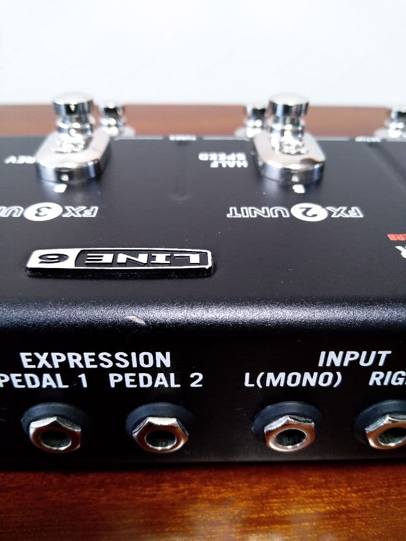 LINE6 M9 Stompbox Modeler (液晶難あり)