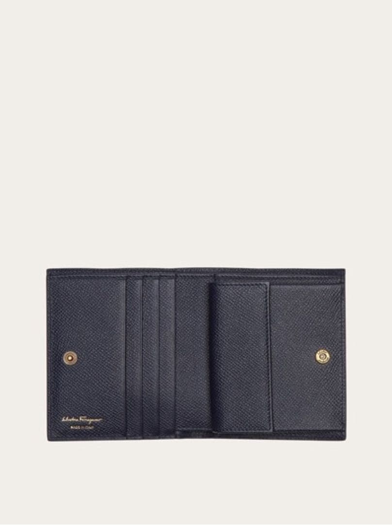 はるSalvatore Ferragamo 二つ折り財布