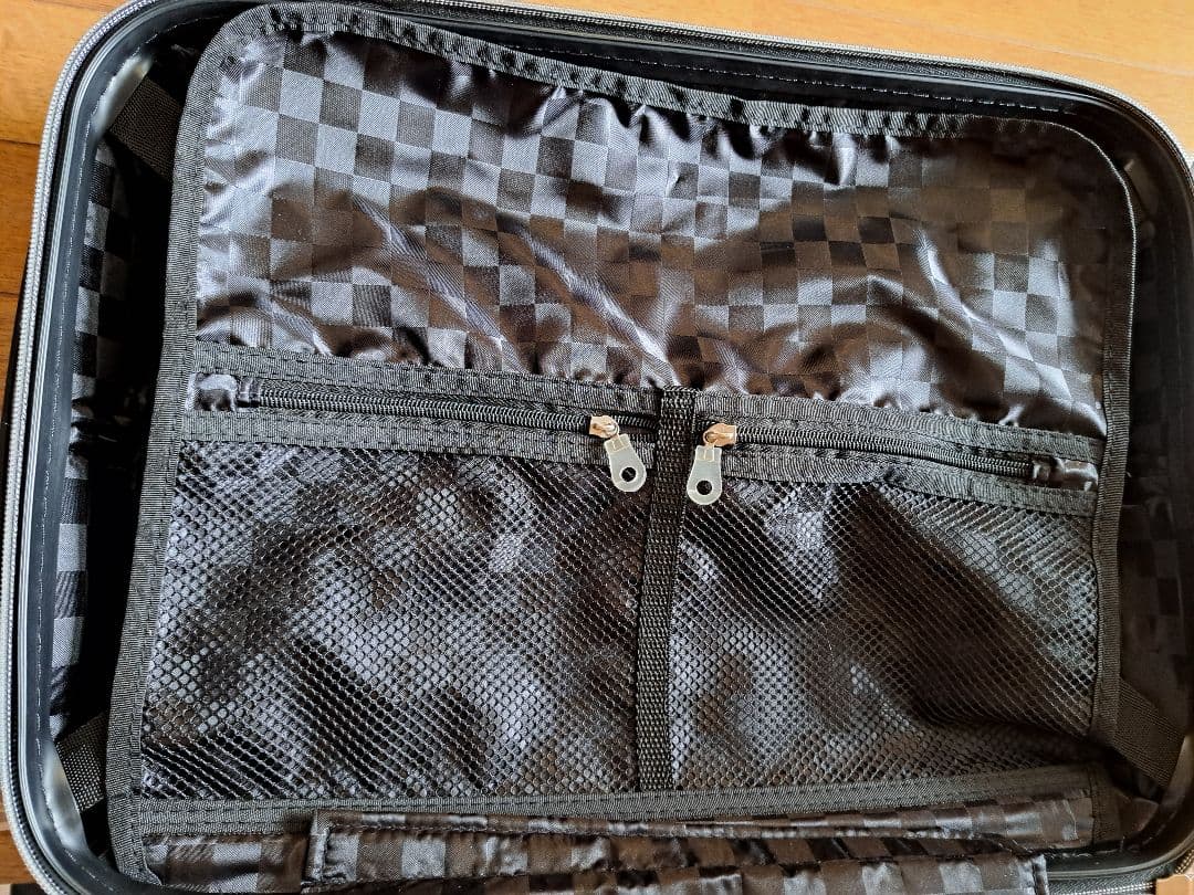 【新品】ANA オリジナルキャリーケース　スーツケース　機内持ち込み　メタリック