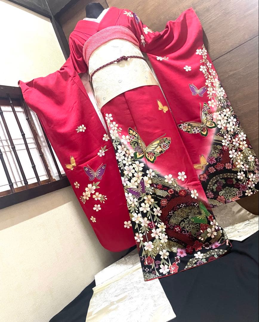 振袖フルセット6点M〜Lサイズ振袖 蝶と花の刺繍　正絹　送料込み