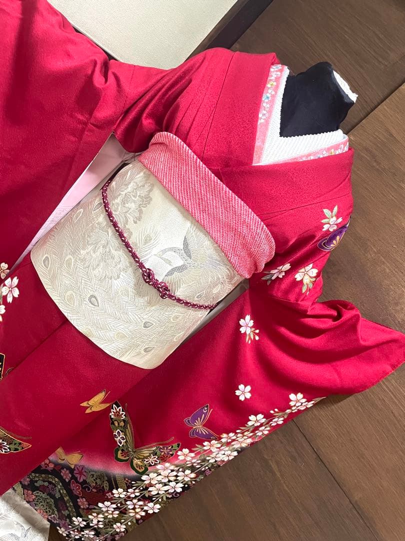 振袖フルセット6点M〜Lサイズ振袖 蝶と花の刺繍　正絹　送料込み